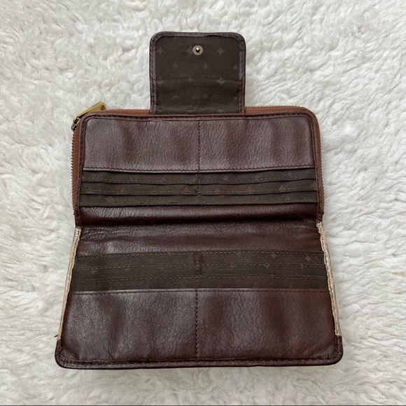 Fossil Brown and Metallic Gold Silver Zip Around Wallet with Gift Dust Bag - Picture 8 of 11